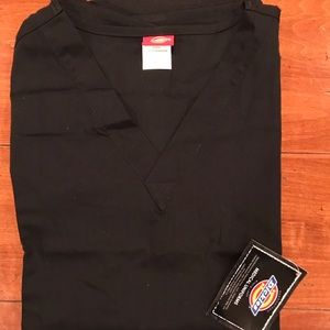 Dickies Black Scrub Top Medium with 2 pockets